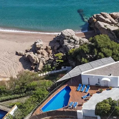 House - Direct Access, Views & Design Вилла *
