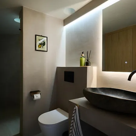 House - Direct Access, Views & Design *