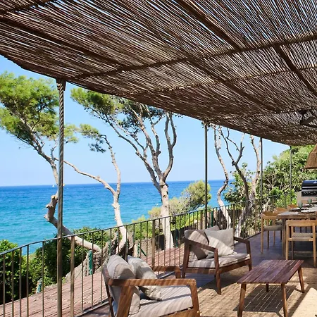 House - Direct Access, Views & Design Villa *