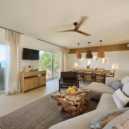 House - Direct Access, Views & Design