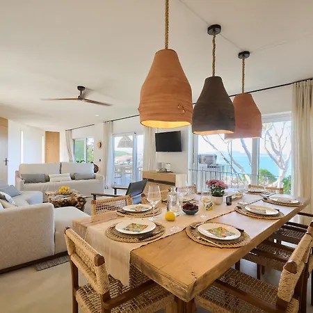House - Direct Access, Views & Design Villa *
