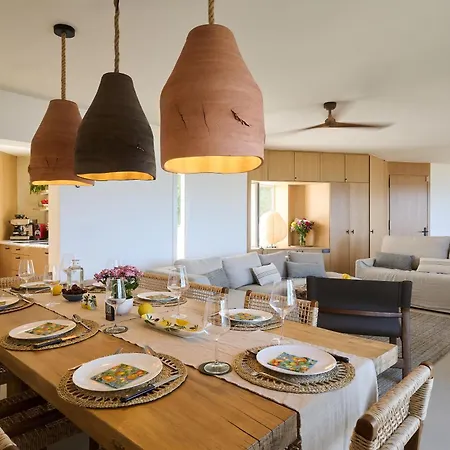 House - Direct Access, Views & Design Villa *