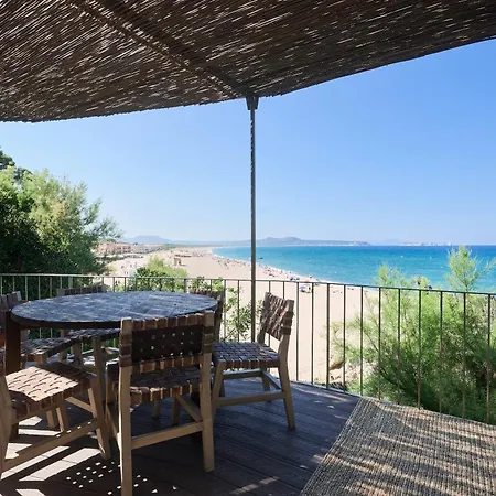 House - Direct Access, Views & Design Villa